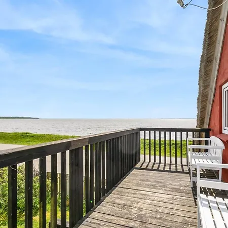 Edvardsine - 20m To The Fjord By Interhome *