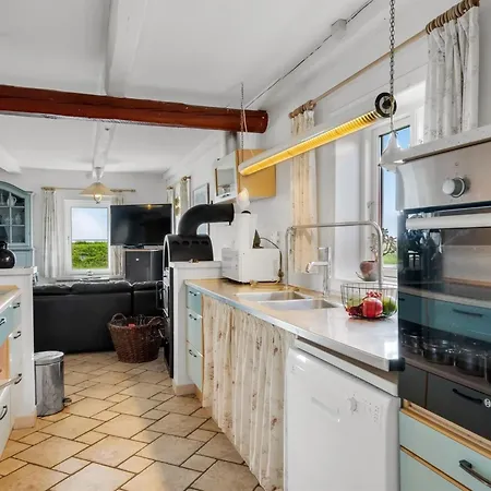 Vakantiehuis Edvardsine - 20m To The Fjord By Interhome
